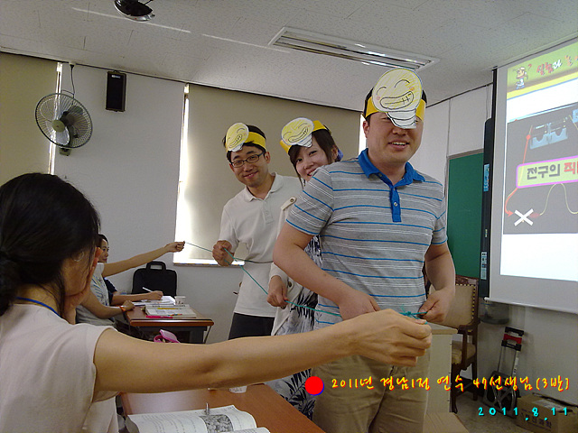 204호.jpg : 2011 경남1정연수 47기 선생님들과 함께